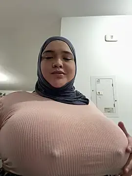 Stripchat Free Porn Cam of sweetmuslim01