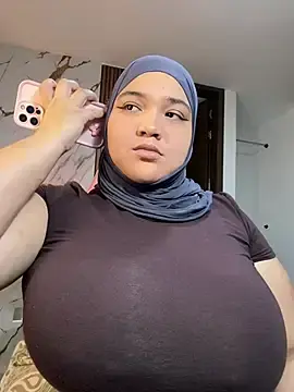 Stripchat Free Porn Cam of sweetmuslim01