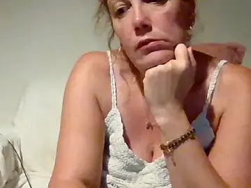 Stripchat Live Sex Cam of Wisie_Cutie
