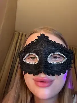 Stripchat Live Sex Cam of AlexandraMoore03