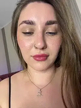 Stripchat Free Live Porn of KiraBarlows