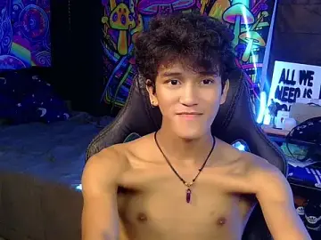Stripchat Best live sex cam show of hugekenbigcock
