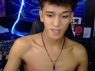 Stripchat Nude Webcam of hugekenbigcock
