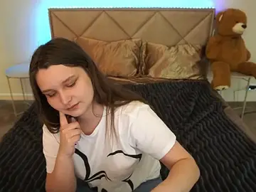 Stripchat Live Sex Cam of MagicPeachh_