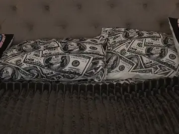 Stripchat Free Porn Cam of MagicPeachh_