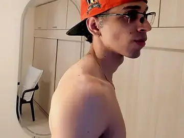 Stripchat Free Live Porn of Mheysam_Youngerx