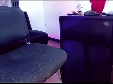 Stripchat Free Porn Cam of bellatrixx_69