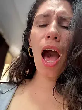 Stripchat Watch Live Sex Cams of Alysson--