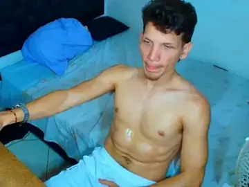 Stripchat Adult Webcam of kevinkewman