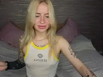 Stripchat Watch Live Sex Cams of Khloy_white