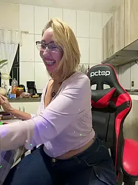Stripchat Nude Webcam of RAIRAsexy
