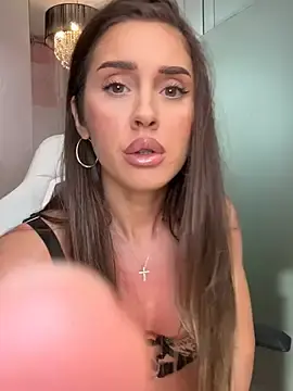 Stripchat Watch Live Sex Cams of Anya-Ray