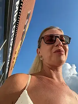 Stripchat Free Porn Cam of LisaMurr