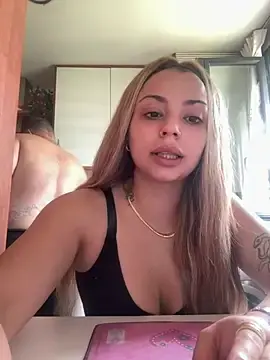 Stripchat Live Sex Cam of Noeliagglow