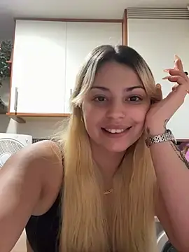Stripchat Live Sex Cam of Noeliagglow