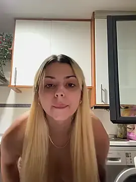 Stripchat Sex Cam of Noeliagglow