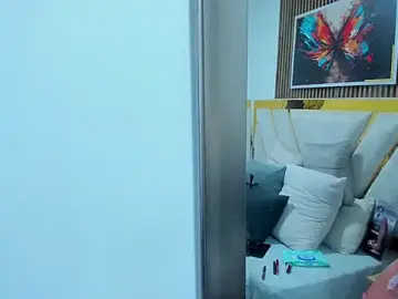 Stripchat Live Sex Cam of Luna_Naughty1