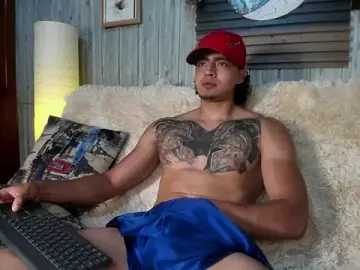 Stripchat Live Sex Cam of elliot_colton