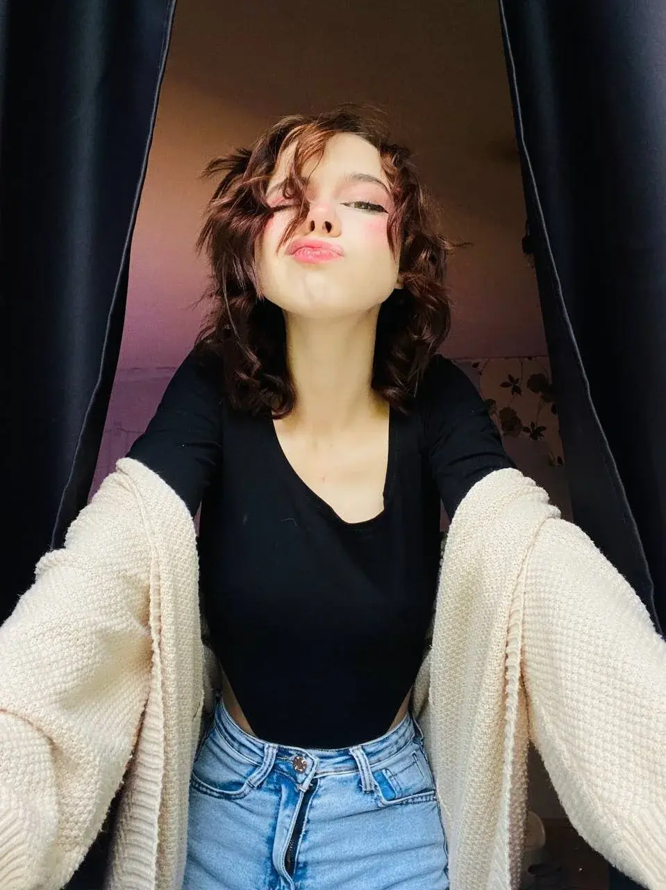 GlitchyDolly