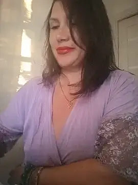 Stripchat Sex Cam of ROXOLANAA_SEXY