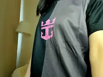 Stripchat Free Porn Cam of ErlinaBuoy