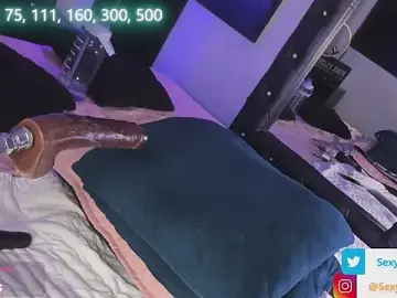 Stripchat Live Sex Cam of MADISSONLOVE_