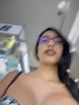 Stripchat Free Live Porn of DulceLenns