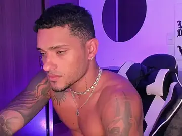 Stripchat Sex Cam of Alessandro_Vanni