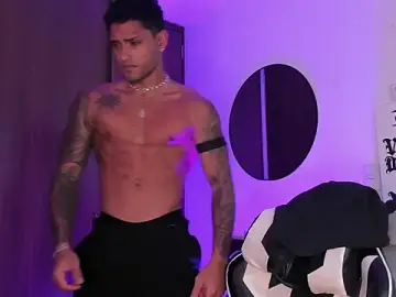 Stripchat Sex Cam of Alessandro_Vanni