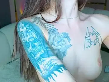 Stripchat Sex Cam of emilytrays