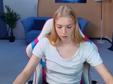 Stripchat Free Porn Cam of lightshynes