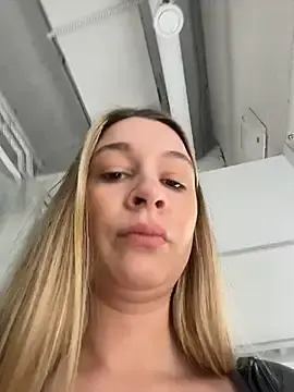 Stripchat Watch Live Sex Cams of SashaCatt