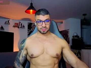 Stripchat Sex Cam of Michael_Diamond