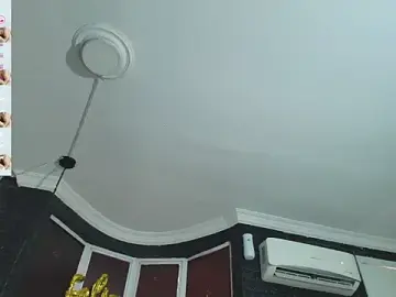Stripchat Live Sex Cam of AlexLenox_