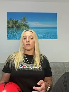 Stripchat Free Live Porn of Strongqueen