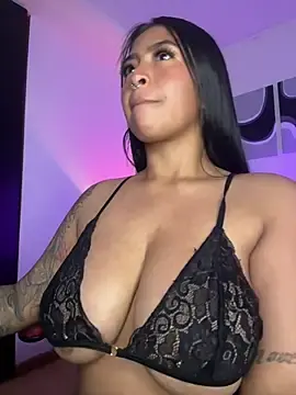 Stripchat Sex Cam of meganjames1