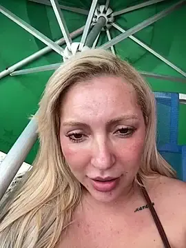 Stripchat Watch Live Sex Cams of Juuhschmitt