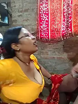 Stripchat Adult Video Chat of Hey_Shiri_Bhabhi
