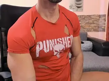 Stripchat Adult Webcam of HotHunkTrainer