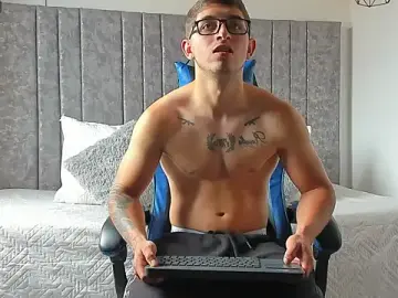 Stripchat Best Webcam of Calvin_Hunter