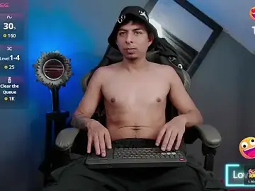 Stripchat Adult Webcam of ALPHA_LATINO