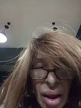 Stripchat Best Webcam of FrozenWaffle