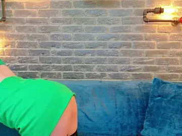 Stripchat Free Live Porn of LisaCaprice