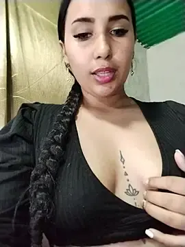 Stripchat Free Live Porn of shantall_cute
