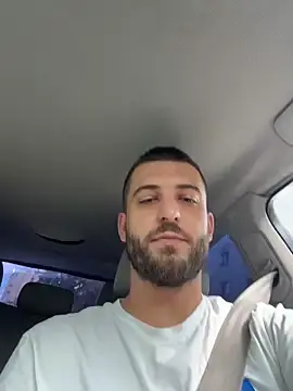 Stripchat Live Sex Cam of Pablo_Hornyguy95