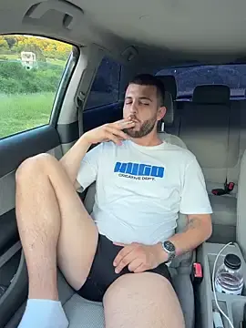 Stripchat Free Porn Cam of Pablo_Hornyguy95