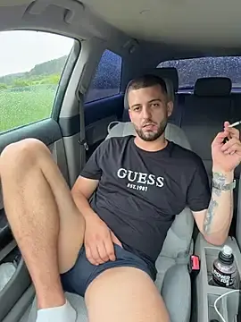 Stripchat Live Porn of Pablo_Hornyguy95