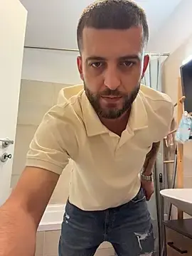 Stripchat Private Sex Chat of Pablo_Hornyguy95
