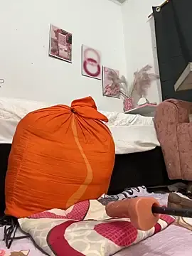 Stripchat Sex Chat of halana_squirts