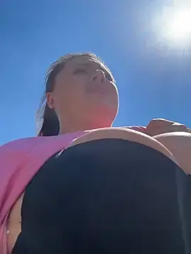 Stripchat Watch Live Sex Cams of Sara_Hug